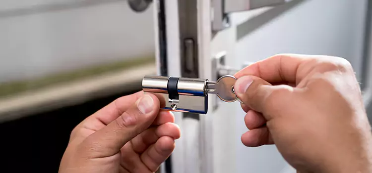 Emergency Locksmith for House Cottage Lake